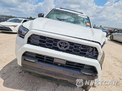Piąte zdjęcie samochodu w środku: 2026 TOYOTA 4RUNNER TRD OFF-ROAD PREMIUM HV VIN:JTEVB5BR3T5032498 - miniatura