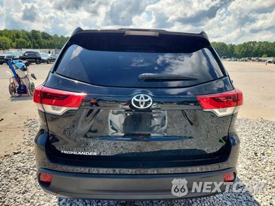 Zdjęcie 6 z 13 samochodu: 2019 TOYOTA HIGHLANDER LE VIN:5TDZARFH3KS046959 - miniatura