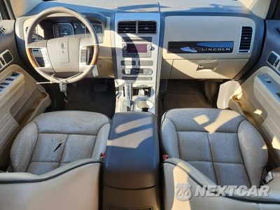 Zdjęcie 8 z 13 samochodu: 2010 LINCOLN MKX VIN:2LMDJ6JCXABJ24223 - miniatura