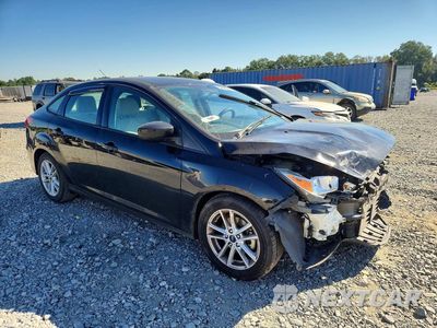 Czwarte zdjęcie samochodu z boku: 2018 FORD FOCUS SE VIN:1FADP3F24JL252010 - miniatura