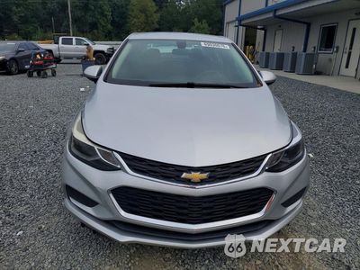 Piąte zdjęcie samochodu w środku: 2018 CHEVROLET CRUZE LT VIN:1G1BE5SM4J7165543 - miniatura