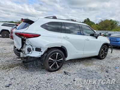 Trzecie zdjęcie samochodu z tyłu: 2022 TOYOTA HIGHLANDER XSE VIN:5TDLZRBH2NS167331 - miniatura