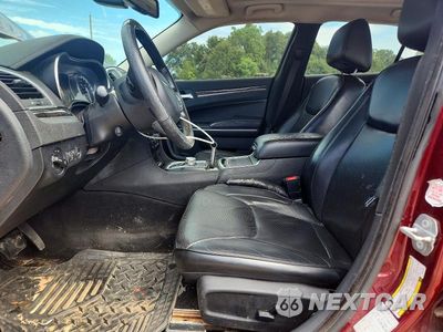 Zdjęcie 7 z 13 samochodu: 2019 CHRYSLER 300 LIMITED VIN:2C3CCAEG5KH564696 - miniatura