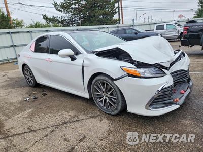 Czwarte zdjęcie samochodu z boku: 2021 TOYOTA CAMRY XLE VIN:4T1F11AK1MU603160 - miniatura