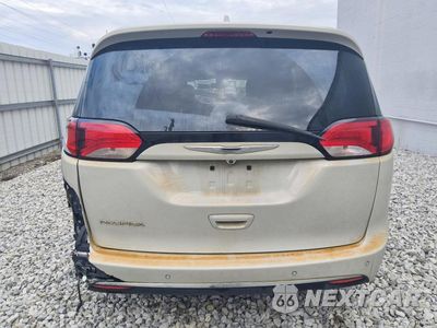 Zdjęcie 6 z 14 samochodu: 2017 CHRYSLER PACIFICA TOURING L VIN:2C4RC1BG9HR552726 - miniatura
