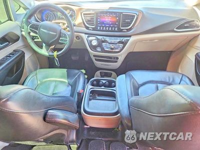 Zdjęcie 8 z 12 samochodu: 2017 CHRYSLER PACIFICA TOURING L VIN:2C4RC1BG3HR823392 - miniatura