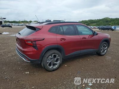 Trzecie zdjęcie samochodu z tyłu: 2024 CHEVROLET TRAX 1LT VIN:KL77LHE23RC059549 - miniatura