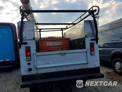 Zdjęcie 6 z 13 samochodu: 2005 GMC SIERRA C2500 HEAVY DUTY VIN:1GDHC24U35E272146 - miniatura