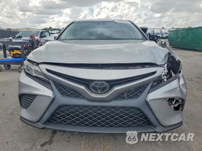 Piąte zdjęcie samochodu w środku: 2019 TOYOTA CAMRY SE VIN:4T1B11HKXKU226152 - miniatura