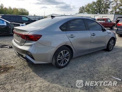 Trzecie zdjęcie samochodu z tyłu: 2023 KIA FORTE LXS VIN:3KPF24AD2PE672141 - miniatura