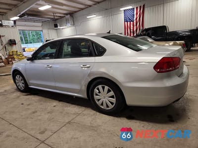 Drugie zdjęcie samochodu z przodu: 2012 VOLKSWAGEN PASSAT S VIN:1VWAP7A36CC074718 - miniatura