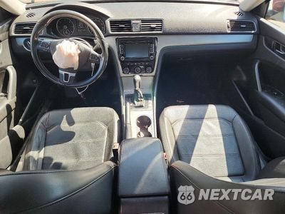 Zdjęcie 8 z 12 samochodu: 2014 VOLKSWAGEN PASSAT SE VIN:1VWBN7A34EC077968 - miniatura