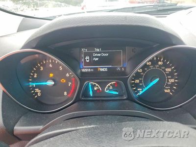 Zdjęcie 9 z 12 samochodu: 2017 FORD ESCAPE SE VIN:1FMCU9GD9HUC85148 - miniatura