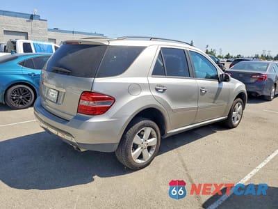 Trzecie zdjęcie samochodu z tyłu: 2006 MERCEDES-BENZ ML 500 VIN:4JGBB75E36A009130 - miniatura