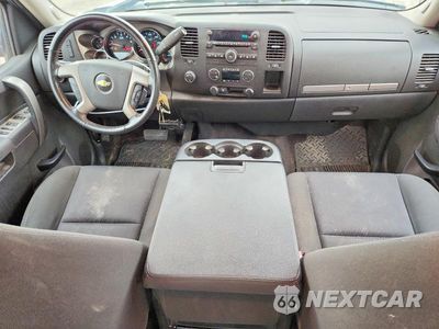 Zdjęcie 8 z 12 samochodu: 2011 CHEVROLET SILVERADO K1500 LT VIN:1GCRKSE38BZ146743 - miniatura
