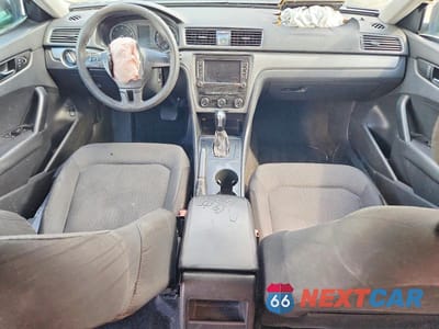 Zdjęcie 8 z 13 samochodu: 2013 VOLKSWAGEN PASSAT S VIN:1VWAP7A31DC085174 - miniatura