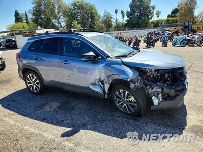 Czwarte zdjęcie samochodu z boku: 2025 TOYOTA COROLLA CROSS XLE VIN:7MUDAABG1SV139350 - miniatura