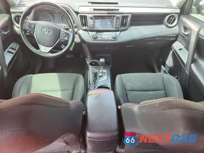 Zdjęcie 8 z 12 samochodu: 2017 TOYOTA RAV4 XLE VIN:JTMWFREV7HJ127528 - miniatura