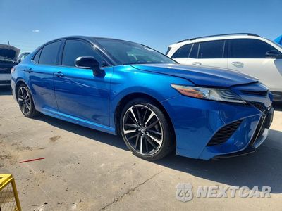 Czwarte zdjęcie samochodu z boku: 2018 TOYOTA CAMRY XSE V6 VIN:4T1BZ1HK8JU014955 - miniatura