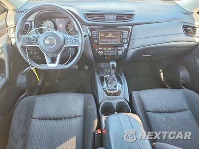 Zdjęcie 8 z 14 samochodu: 2019 NISSAN ROGUE SV VIN:JN8AT2MT9KW266892 - miniatura