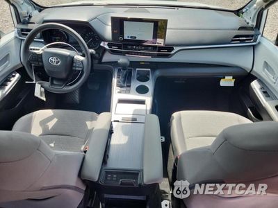 Zdjęcie 8 z 14 samochodu: 2026 TOYOTA SIENNA LE VIN:5TDKRKECXTS330193 - miniatura