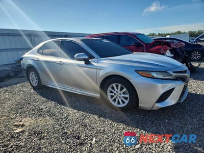 Czwarte zdjęcie samochodu z boku: 2018 TOYOTA CAMRY XSE VIN:4T1B61HK9JU067883 - miniatura