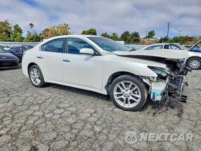 Czwarte zdjęcie samochodu z boku: 2014 NISSAN MAXIMA 3.5 S VIN:1N4AA5AP8EC442501 - miniatura