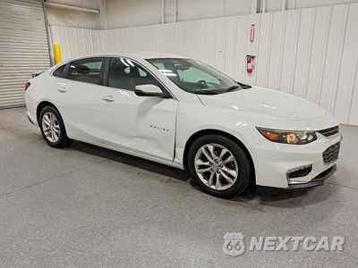 Czwarte zdjęcie samochodu z boku: 2018 CHEVROLET MALIBU LT VIN:1G1ZD5ST9JF148378 - miniatura