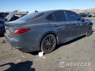 Trzecie zdjęcie samochodu z tyłu: 2025 TOYOTA CAMRY SE VIN:4T1DAACK2SU633947 - miniatura