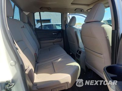 Zdjęcie 10 z 12 samochodu: 2017 HONDA RIDGELINE RTL VIN:5FPYK3F77HB019135 - miniatura