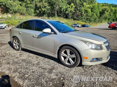 Czwarte zdjęcie samochodu z boku: 2014 CHEVROLET CRUZE LT VIN:1G1PE5SBXE7251725 - miniatura