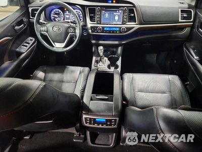 Zdjęcie 8 z 14 samochodu: 2016 TOYOTA HIGHLANDER LIMITED PLATINUM VIN:5TDDKRFH2GS333398 - miniatura