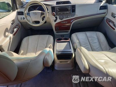 Zdjęcie 8 z 13 samochodu: 2011 TOYOTA SIENNA XLE 8-PASSENGER VIN:5TDYK3DC0BS001815 - miniatura
