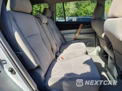 Zdjęcie 11 z 13 samochodu: 2008 TOYOTA HIGHLANDER HYBRID VIN:JTEEW41A282008826 - miniatura