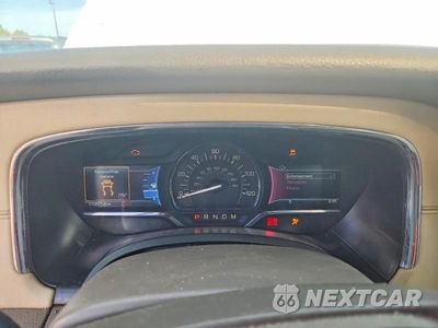 Zdjęcie 9 z 12 samochodu: 2015 LINCOLN NAVIGATOR VIN:5LMJJ2HT2FEJ02416 - miniatura