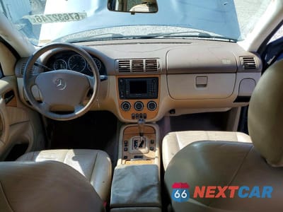 Zdjęcie 8 z 12 samochodu: 2005 MERCEDES-BENZ ML 350 VIN:4JGAB57E25A529895 - miniatura