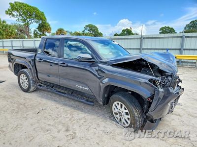 Czwarte zdjęcie samochodu z boku: 2024 TOYOTA TACOMA SR5 VIN:3TMKB5FN3RM023978 - miniatura