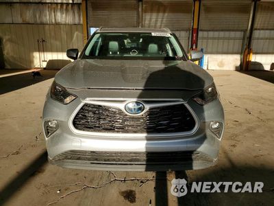 Piąte zdjęcie samochodu w środku: 2023 TOYOTA HIGHLANDER HYBRID XLE VIN:5TDKARAH6PS019853 - miniatura