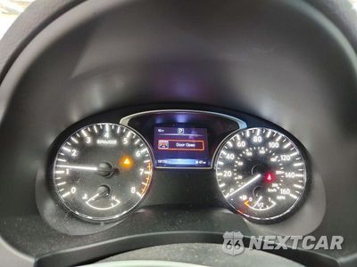 Zdjęcie 9 z 12 samochodu: 2018 NISSAN ALTIMA 2.5 SR VIN:1N4AL3APXJC157551 - miniatura