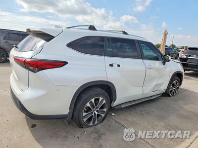 Trzecie zdjęcie samochodu z tyłu: 2023 TOYOTA HIGHLANDER XLE VIN:5TDKDRAH4PS520621 - miniatura