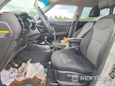 Zdjęcie 7 z 12 samochodu: 2017 KIA SOUL + VIN:KNDJP3A58H7418191 - miniatura