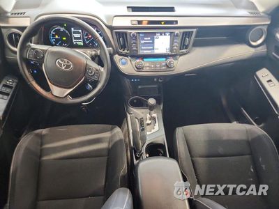 Zdjęcie 8 z 13 samochodu: 2016 TOYOTA RAV4 HV XLE VIN:JTMRJREV4GD037732 - miniatura