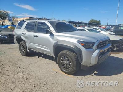 Czwarte zdjęcie samochodu z boku: 2025 TOYOTA 4RUNNER SR5 VIN:JTEVA5BR3S5061064 - miniatura