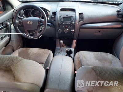 Zdjęcie 8 z 12 samochodu: 2011 KIA SORENTO LX VIN:5XYKT4A29BG168868 - miniatura