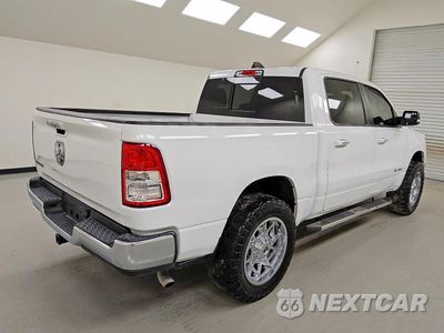 Trzecie zdjęcie samochodu z tyłu: 2020 RAM 1500 BIG HORN/LONE STAR VIN:1C6RREFG5LN288949 - miniatura
