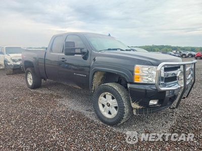 Czwarte zdjęcie samochodu z boku: 2011 CHEVROLET SILVERADO K1500 LT VIN:1GCRKSE39BZ285795 - miniatura