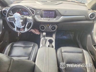Zdjęcie 8 z 14 samochodu: 2019 CHEVROLET BLAZER 1LT VIN:3GNKBBRA6KS670438 - miniatura
