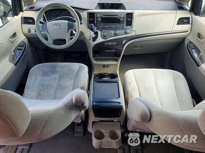Zdjęcie 8 z 13 samochodu: 2011 TOYOTA SIENNA LE VIN:5TDKK3DC0BS037624 - miniatura