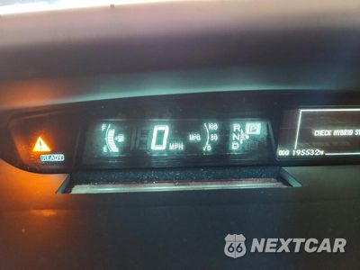 Zdjęcie 9 z 12 samochodu: 2010 TOYOTA PRIUS III VIN:JTDKN3DUXA1312444 - miniatura