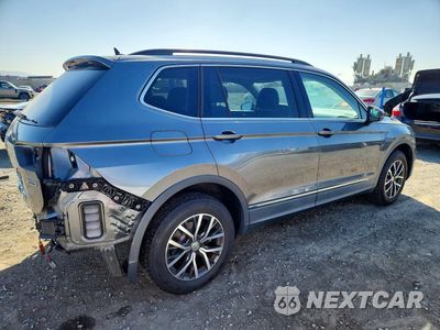 Trzecie zdjęcie samochodu z tyłu: 2020 VOLKSWAGEN TIGUAN SE VIN:3VV2B7AX5LM126090 - miniatura